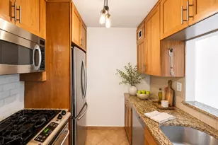 225 E 57th St, New York City, NY 10022 - Photo 6