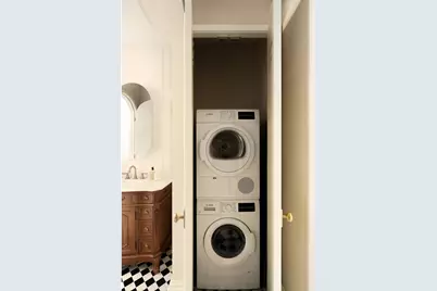 428 W 20th Street #2, New York City, NY 10011 - Photo 12