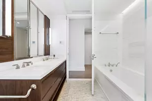 301 E 50th St, New York City, NY 10022 - Photo 8