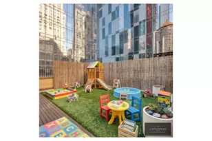 152 W 58th St, New York City, NY 10019 - Photo 4