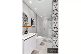 152 W 58th St, New York City, NY 10019 - Photo 12