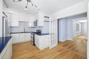 400 W 58th St, New York City, NY 10019 - Photo 2