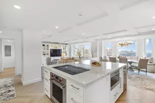 160 Central Park S, New York, NY 10019 - Photo 6