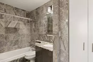 2025 Broadway, New York City, NY 10023 - Photo 4