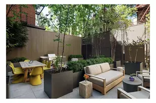 389 E 89th St, New York City, NY 10128 - Photo 18