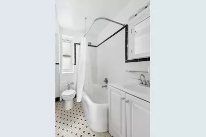 227 E 57th Street #5-D, New York City, NY 10022 - Photo 6