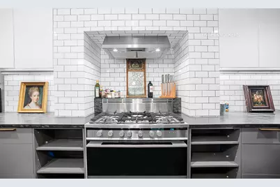 351 W 30th Street, New York, NY 10001 - Photo 16