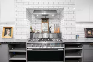 351 W 30th St, New York, NY 10001 - Photo 16