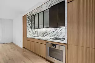 135 E 47th St, New York, NY 10017 - Photo 1