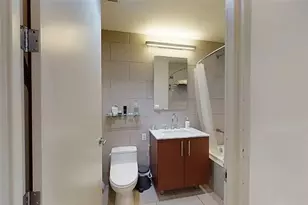 21-45 44th Dr, New York City, NY 11101 - Photo 6