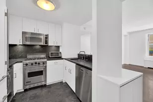100 W 58th St, New York City, NY 10019 - Photo 6