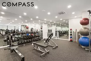 900 Park Ave, New York, NY 10075 - Photo 10