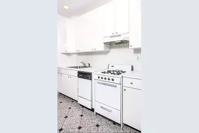 231 Lexington Avenue #2B, New York, NY 10016 - Photo 2
