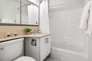 201 W 70th St, New York City, NY 10023 - Photo 4