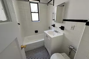 32-15 35th St, New York City, NY 11106 - Photo 4