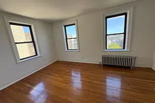 32-15 35th St, New York City, NY 11106 - Photo 2