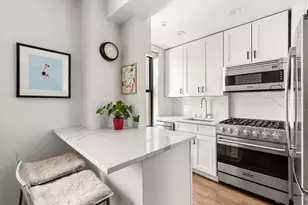161 W 16th St, New York City, NY 10011 - Photo 2