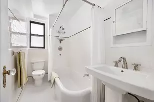 211 E 35th St, New York City, NY 10016 - Photo 8