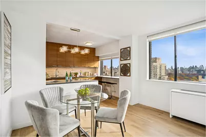 45 W 67th Street #22B, New York, NY 10023 - Photo 2