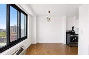 185 Hall St, New York City, NY 11205 - Photo 2