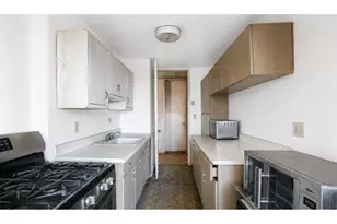 185 Hall St, New York City, NY 11205 - Photo 4