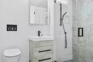 44 Box St, New York City, NY 11222 - Photo 6