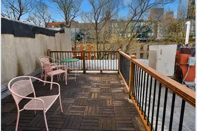 21-22 45th Avenue #PTH, New York City, NY 11101 - Photo 2
