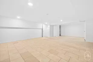 313 W 29th St, New York City, NY 10001 - Photo 12
