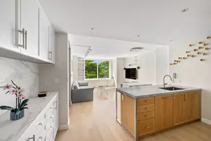 212 Warren St, New York City, NY 10282 - Photo 1