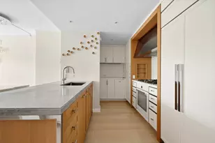 212 Warren St, New York City, NY 10282 - Photo 4