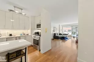 300 E 40th St, New York City, NY 10016 - Photo 2