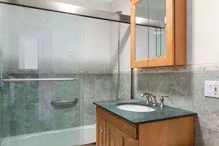 61-25 69th Pl, New York City, NY 11379 - Photo 14