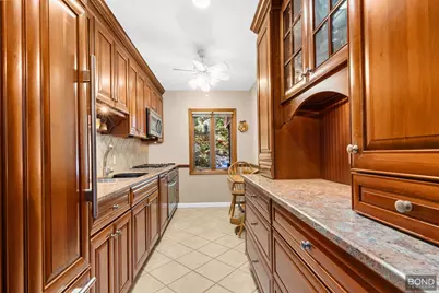 61-25 69th Place, New York City, NY 11379 - Photo 4