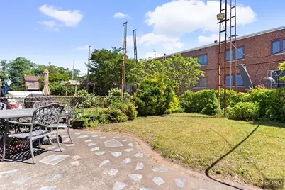 61-25 69th Place, New York City, NY 11379 - Photo 10