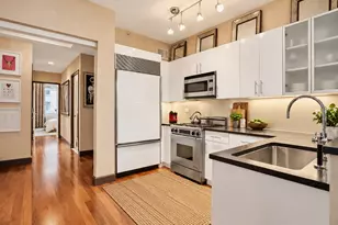212 E 57th St, New York City, NY 10022 - Photo 2