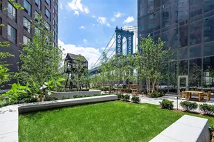 252 South St, New York City, NY 10002 - Photo 32