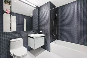 252 South St, New York City, NY 10002 - Photo 16