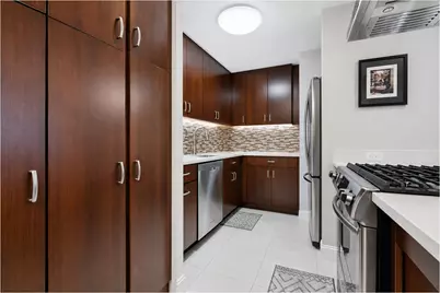 245 E 87th Street #11G, New York, NY 10128 - Photo 4