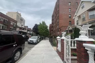 619 E 7th St, New York City, NY 11218 - Photo 22