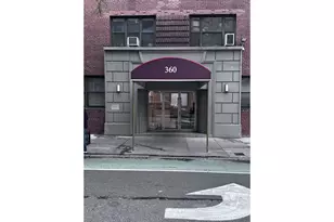 360 W 55th St, New York City, NY 10019 - Photo 2