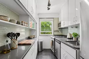 195 Adams St, New York City, NY 11201 - Photo 2