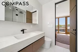 21-17 38th St, New York City, NY 11105 - Photo 10