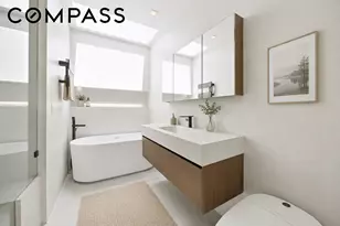 21-17 38th St, New York City, NY 11105 - Photo 6