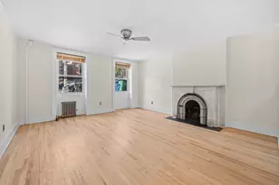 113 Carroll St, New York City, NY 11231 - Photo 2
