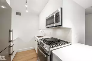 220 E 67th St, New York City, NY 10021 - Photo 6