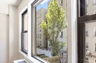 220 E 67th St, New York City, NY 10021 - Photo 10