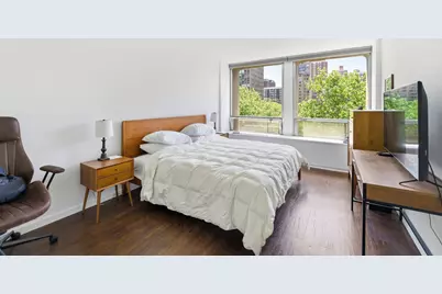 300 E 33rd Street #6N, New York City, NY 10016 - Photo 4