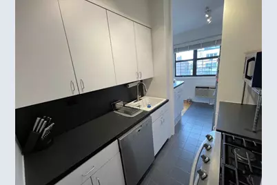 240 E 76th Street #17H, New York City, NY 10021 - Photo 8