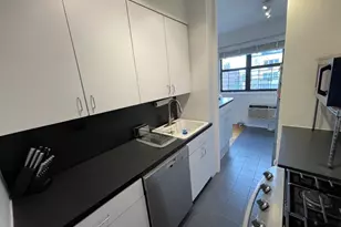 240 E 76th St, New York City, NY 10021 - Photo 8