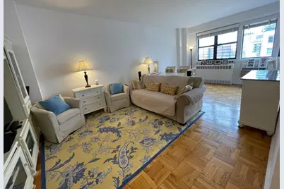 240 E 76th Street #17H, New York City, NY 10021 - Photo 1